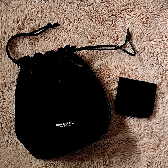 Chanel Black Drawstring Bag and Velvet Compact Slip Case - Picture 8 of 8